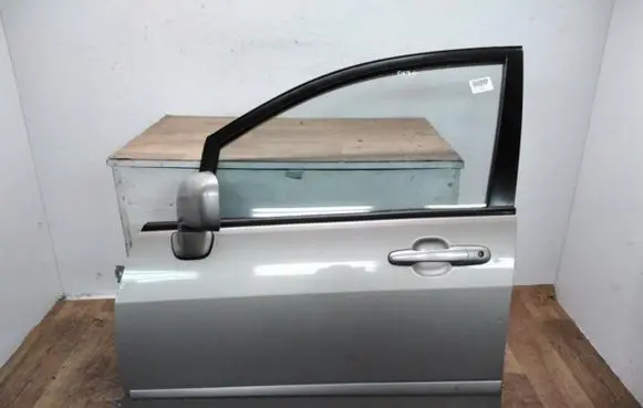 Suzuki Liana Front door