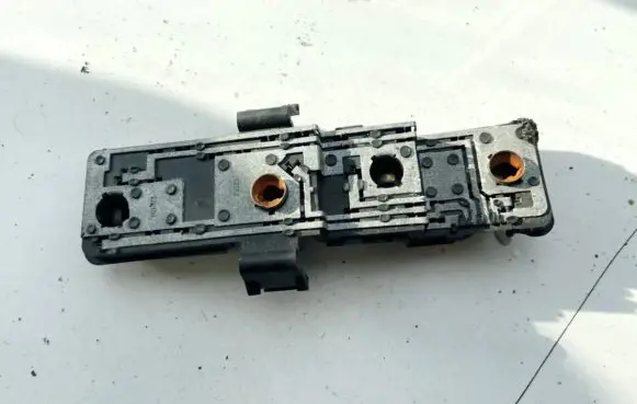 Citroen Xsara Picasso Tail light bulb cover holder pbt10fv