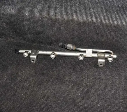 Audi A4 S4 B6 8E 8H Fuel main line pipe 06B133317N
