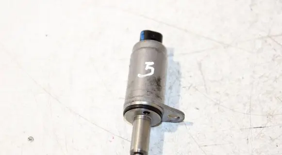 Volkswagen Golf VII Camshaft vanos timing valve 06E103697H