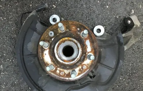 Dodge RAM Front wheel hub 68445260