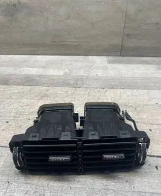 Jaguar XF X250 Rear air vent grill Lrgjbd500220puy 9412