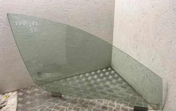 Volvo S80 Front door window glass four-door