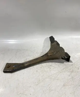 Audi A6 S6 C5 4B Front splash guards bracket 