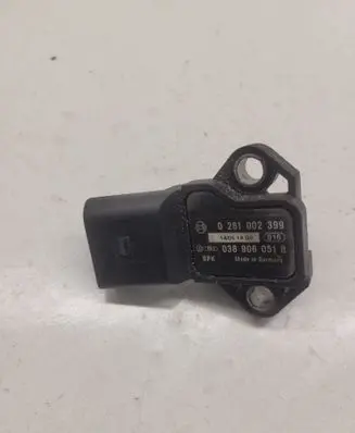 Volkswagen Golf V Air pressure sensor 0281002399 038906051B