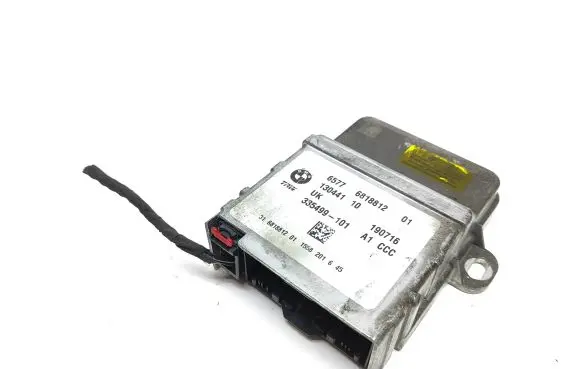 BMW 2 F46 Airbag control unit/module 6818812 335499101 13044110
