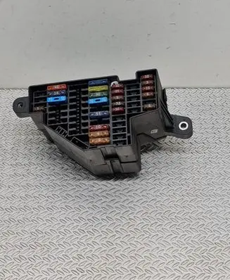 Volkswagen Golf V Fuse module 1K1941824