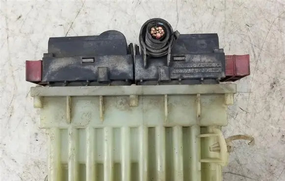 Opel Astra G Coolant fan relay 24456733