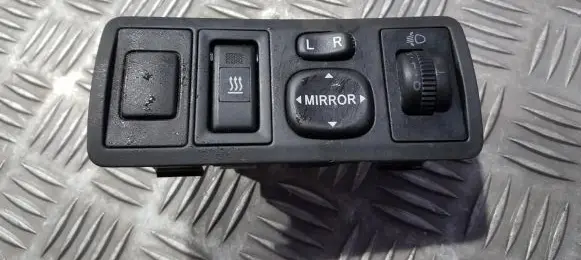 Toyota Corolla E120 E130 Wing mirror switch 183574 153261