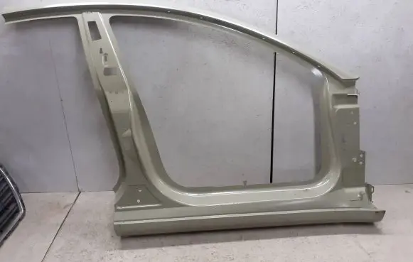 Tesla Model 3 (B) Pillar trim (exterior) 
