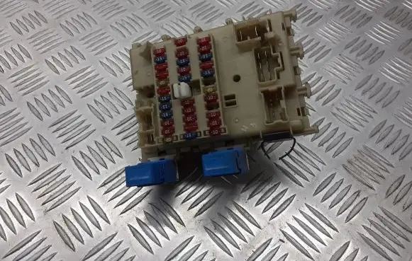 Nissan Almera N16 Fuse box cover BRAK
