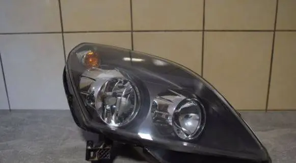 Opel Zafira B Headlight/headlamp