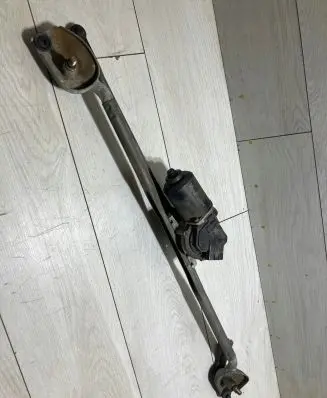 Chrysler 300 - 300C Front wiper linkage and motor 048057MAA