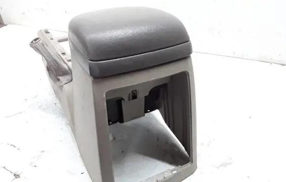 KIA Sorento Center console 846103E000