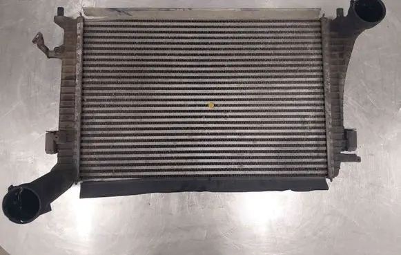 Volkswagen PASSAT B6 Intercooler radiator 3C0145803E
