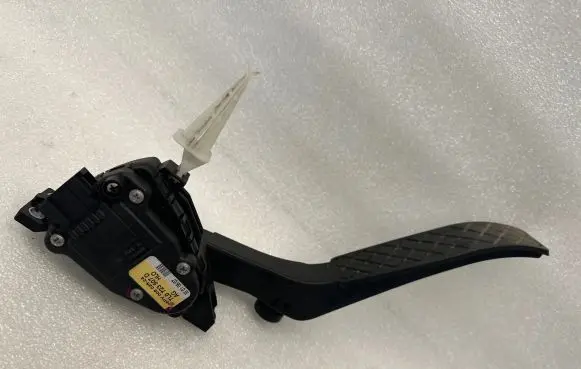 Volkswagen Touareg I Pedal assembly 7L0723507D