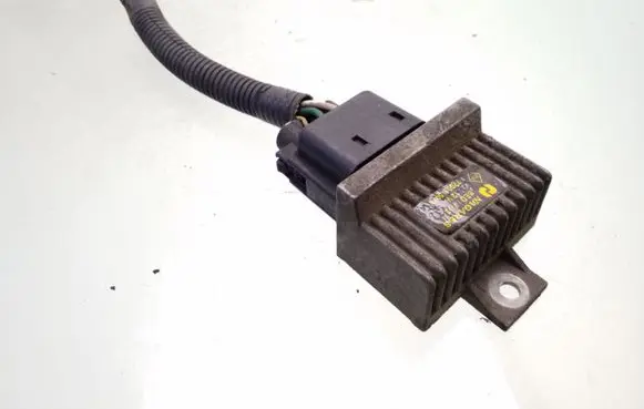 Volvo S40, V40 Glow plug pre-heat relay 7700115078