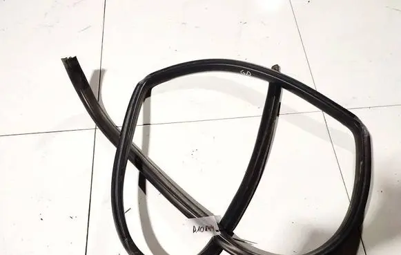 Rubber seal rear door