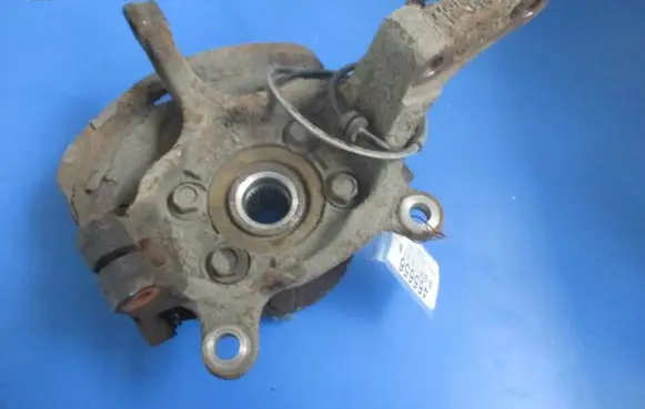 Nissan Qashqai Front wheel hub spindle knuckle