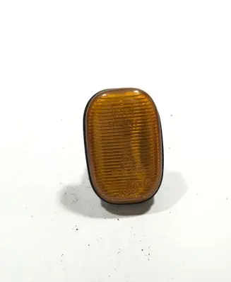 Toyota RAV 4 (XA20) Front fender indicator light 6R019461 E13013047