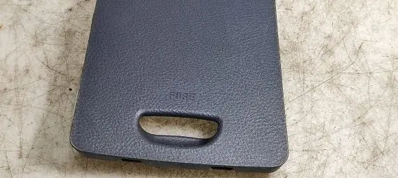 Hyundai Santa Fe Fuse box cover 911172B011