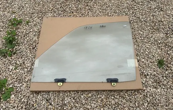 Toyota 4 Runner N120 N130 Front windscreen/windshield window 6810235050