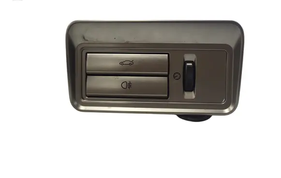Tailgate opening switch