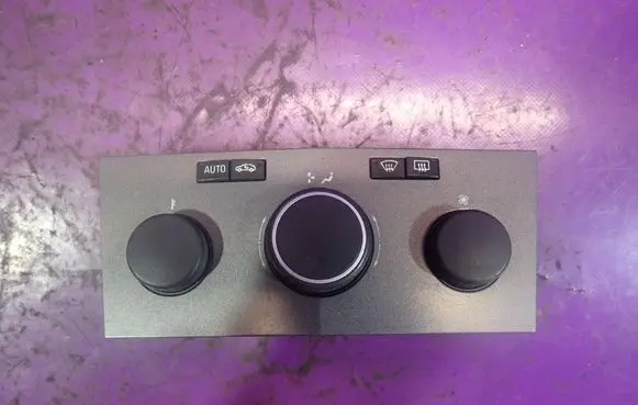 Opel Astra H Climate control unit