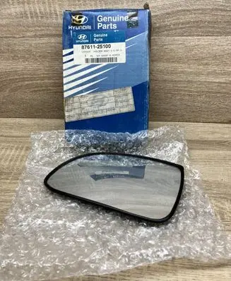 Hyundai Accent Wing mirror glass 8761125100