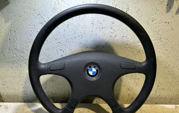 BMW 5 E28 Steering wheel 1152896