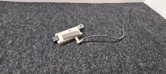 BMW X5 E53 Antenna control unit 8377658