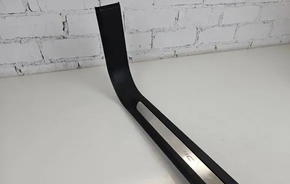 Land Rover Evoque II Front sill trim cover K8d202349lc