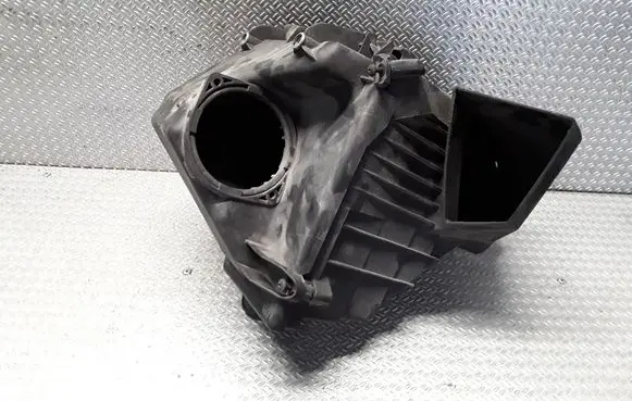 Volkswagen Phaeton Air filter box 3D0129601