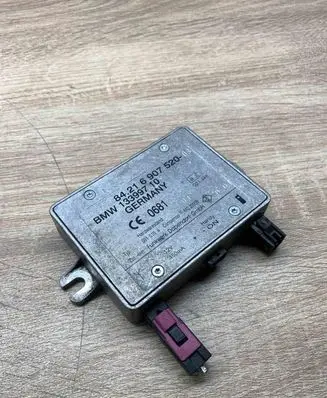 BMW 5 E39 Aerial antenna amplifier 6907520