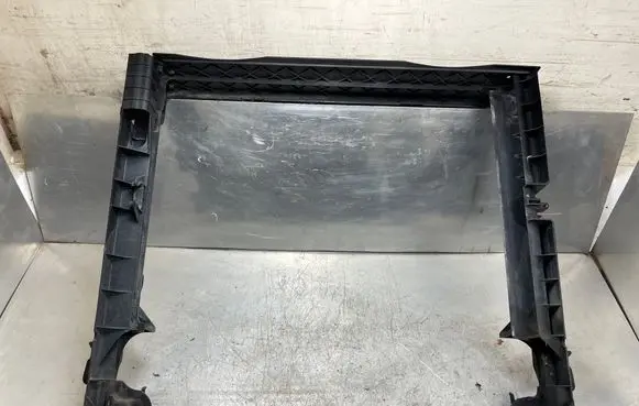 BMW X5 E70 Radiator trim 7796542