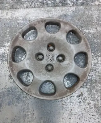 Peugeot 307 R15 wheel hub/cap/trim 9619745077 3430