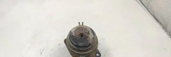 Engine mount bracket