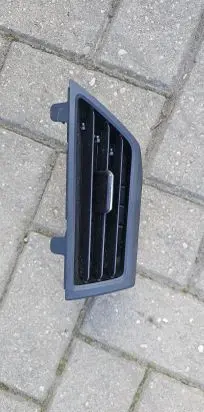 Volkswagen Jetta USA Dashboard side air vent grill/cover trim