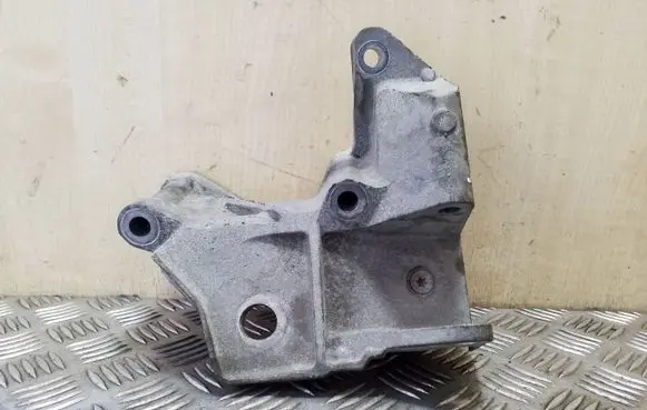 Volvo S80 Engine mounting bracket 6G926P096FC