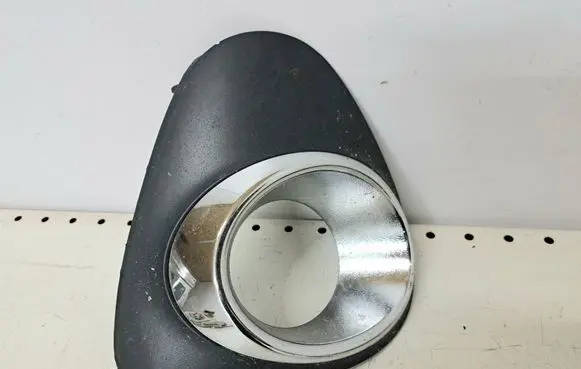Toyota Avensis T270 Front fog light trim/grill 8148105010 5203005020