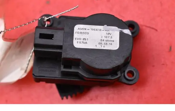 Ford Grand C-MAX Air flap motor/actuator AV6N19E616AA