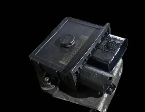 BMW 1 E82 E88 Glow plug pre-heat relay 779800006 0522120102