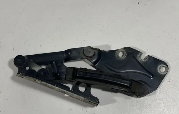 Volkswagen Golf Plus Engine bonnet/hood hinges 5M0823302