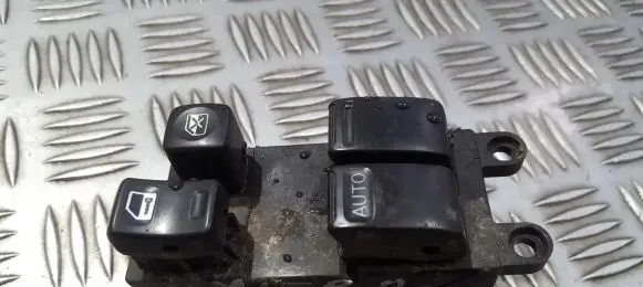 Nissan Almera N16 Electric window control switch