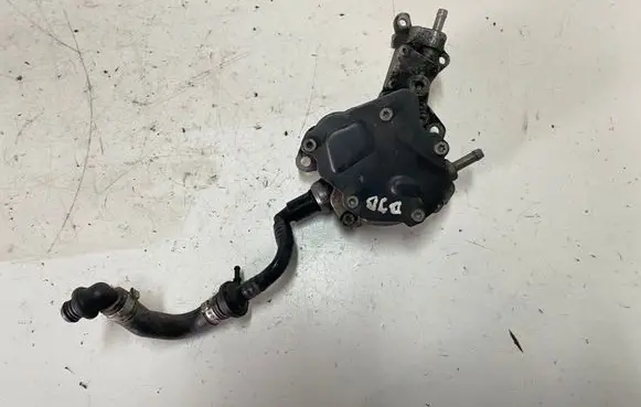 Volkswagen PASSAT B6 Vacuum pump 37DRM20004
