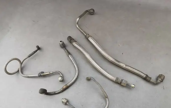 Audi 100 200 5000 C3 Fuel injector supply line/pipe 