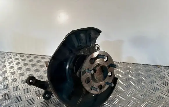 Rear wheel hub