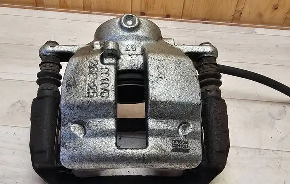 Mercedes-Benz B W245 Front brake caliper 