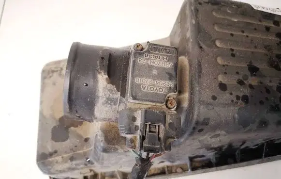 Toyota Corolla E120 E130 Mass air flow meter 2220427010