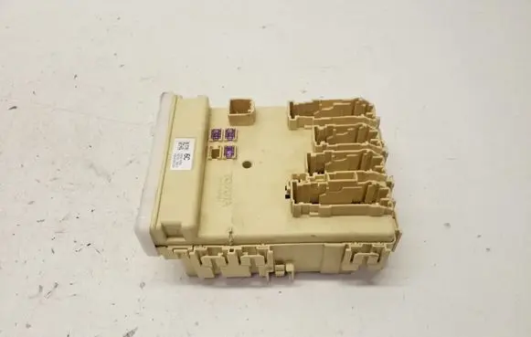 Lexus NX Fuse module 63586794 8273078011 8267278010